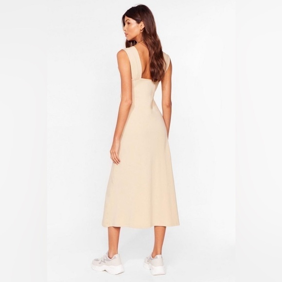 Nasty Gal Bowing Places Relaxed Nude Stretchy Midi Dress sz 2 - Picture 3 of 12